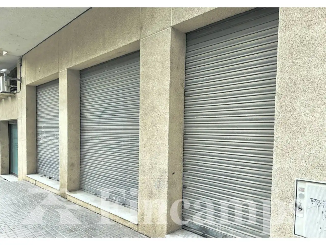Vista exterior de Local en venta en Sabadell