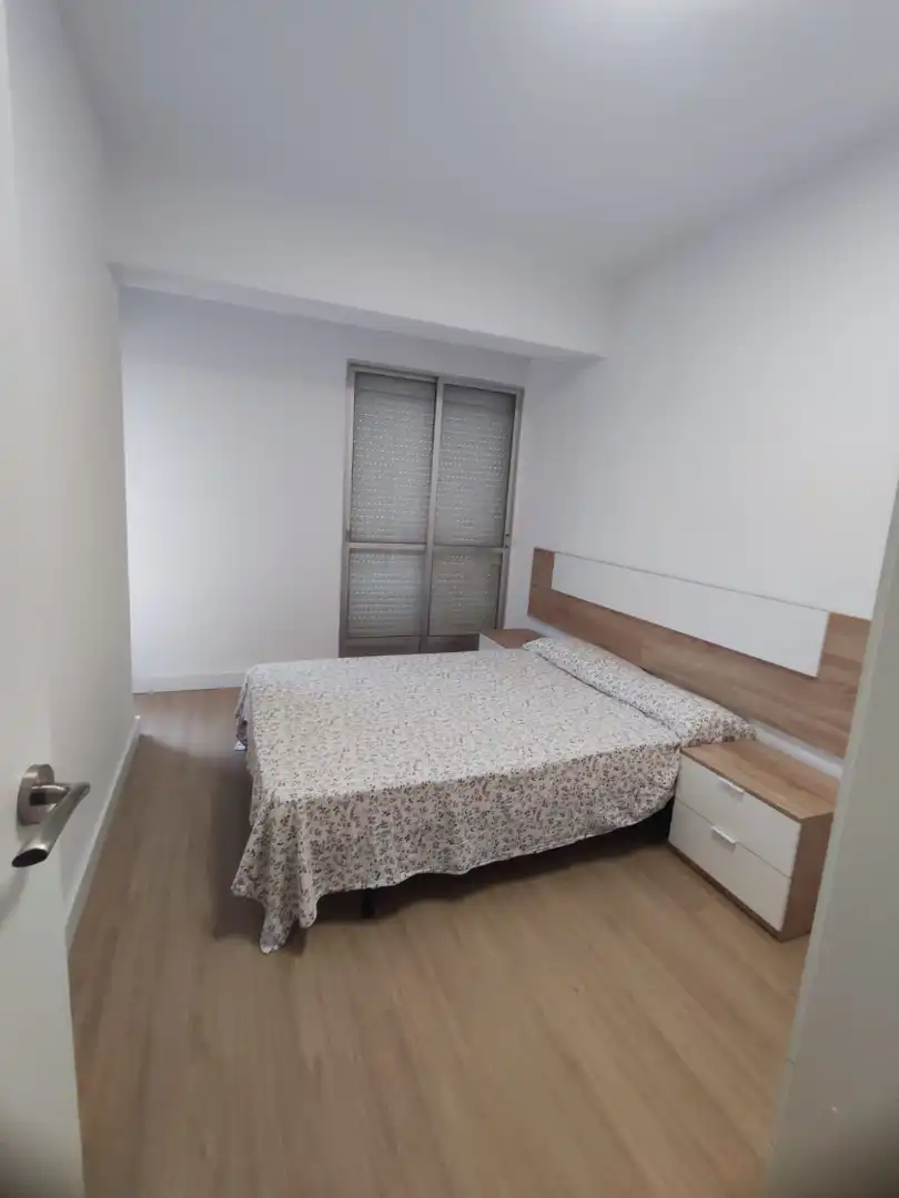 Schlafzimmer von Wohnung zur Miete in Plasencia mit Möbliert