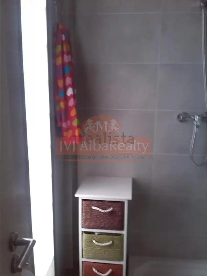 Baño de Casa adosada de alquiler en Albacete con Aire acondicionado, Calefacción y Jardín privado