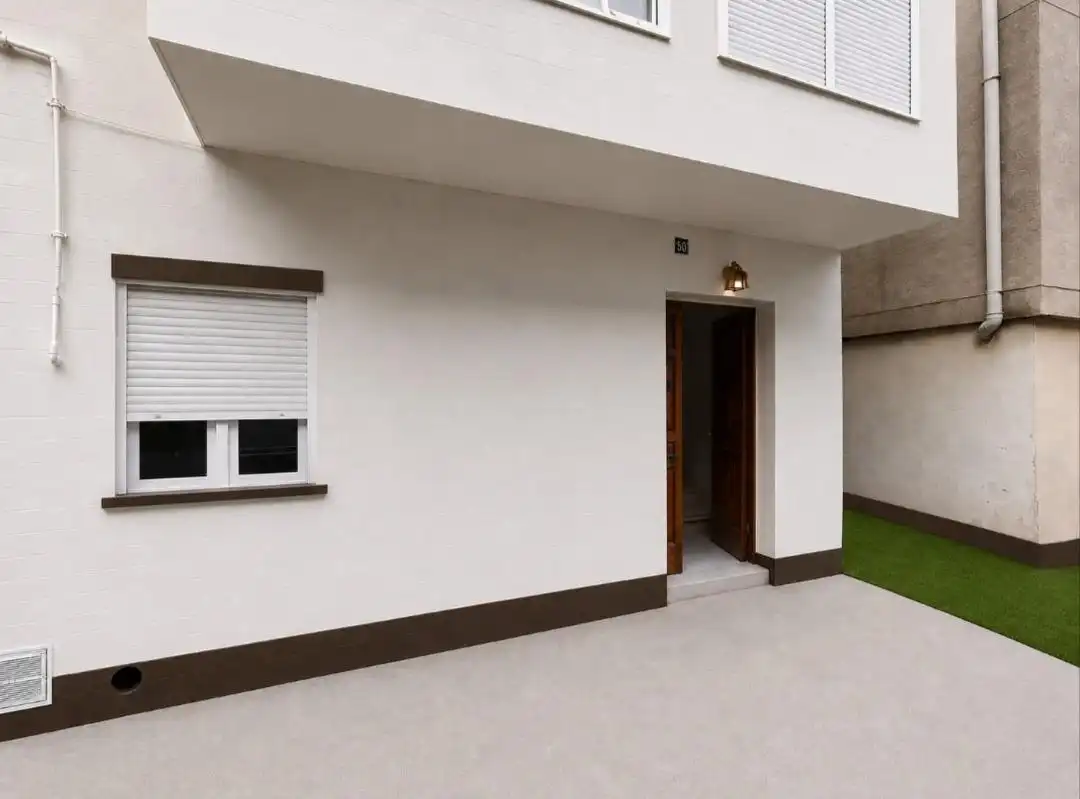 Vista exterior de Casa o chalet de alquiler en Torrelavega  con Calefacción, Terraza y Amueblado