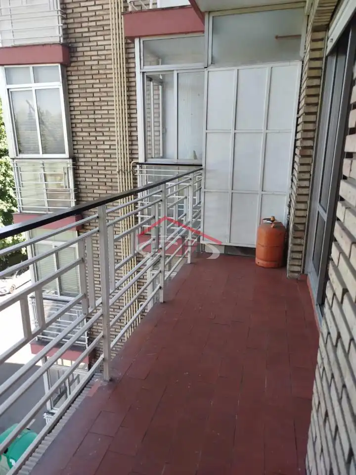 Terrassa de Pis en venda en León Capital  amb Calefacció, Terrassa i Moblat