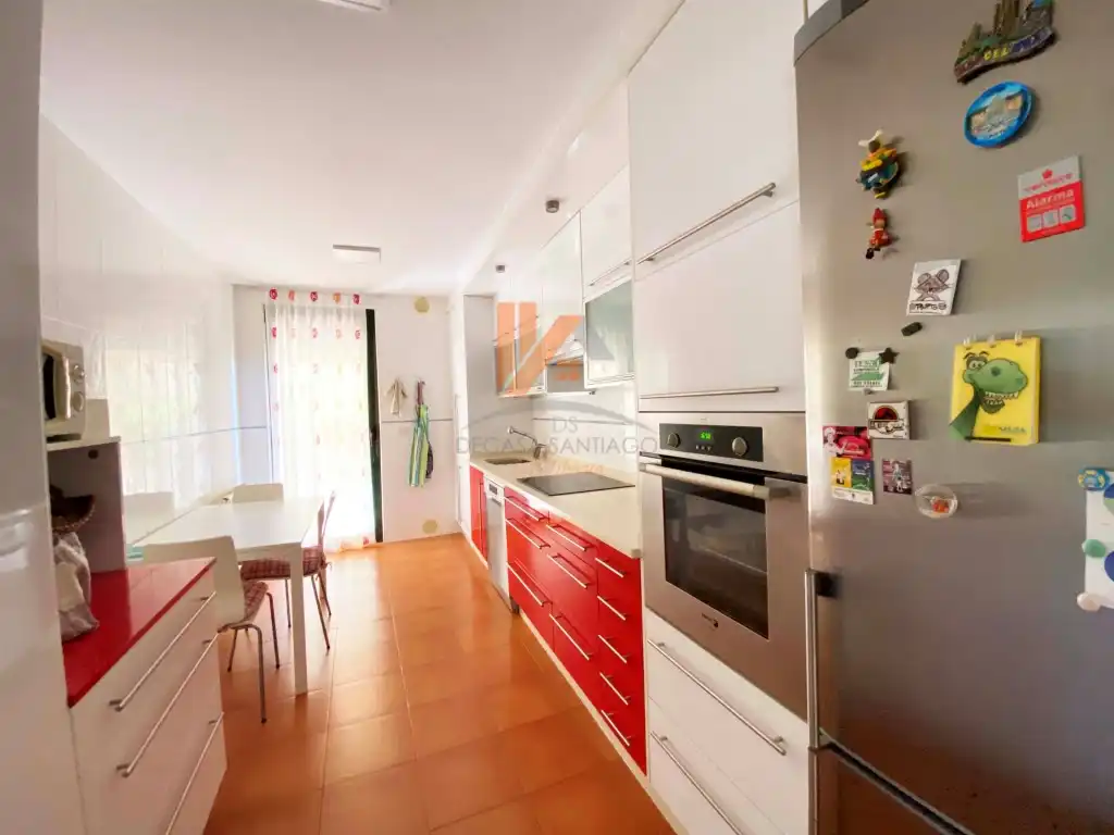 Cocina de Casa o chalet en venta en Teo con Jardín privado, Terraza y Piscina