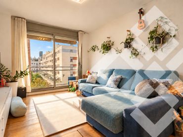Appartamento con balcone in vendita a Carrer de Bilbao