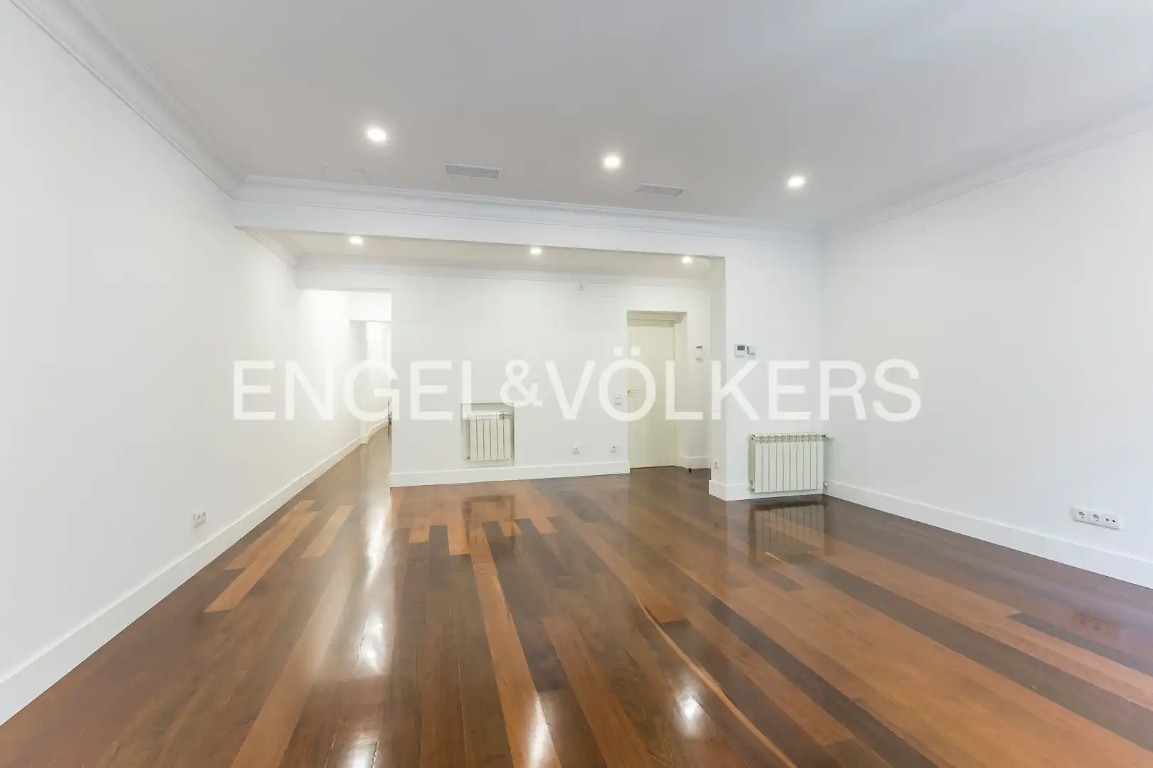 Wohnung zur Miete in Madrid mit Klimaanlage, Heizung und Balkon