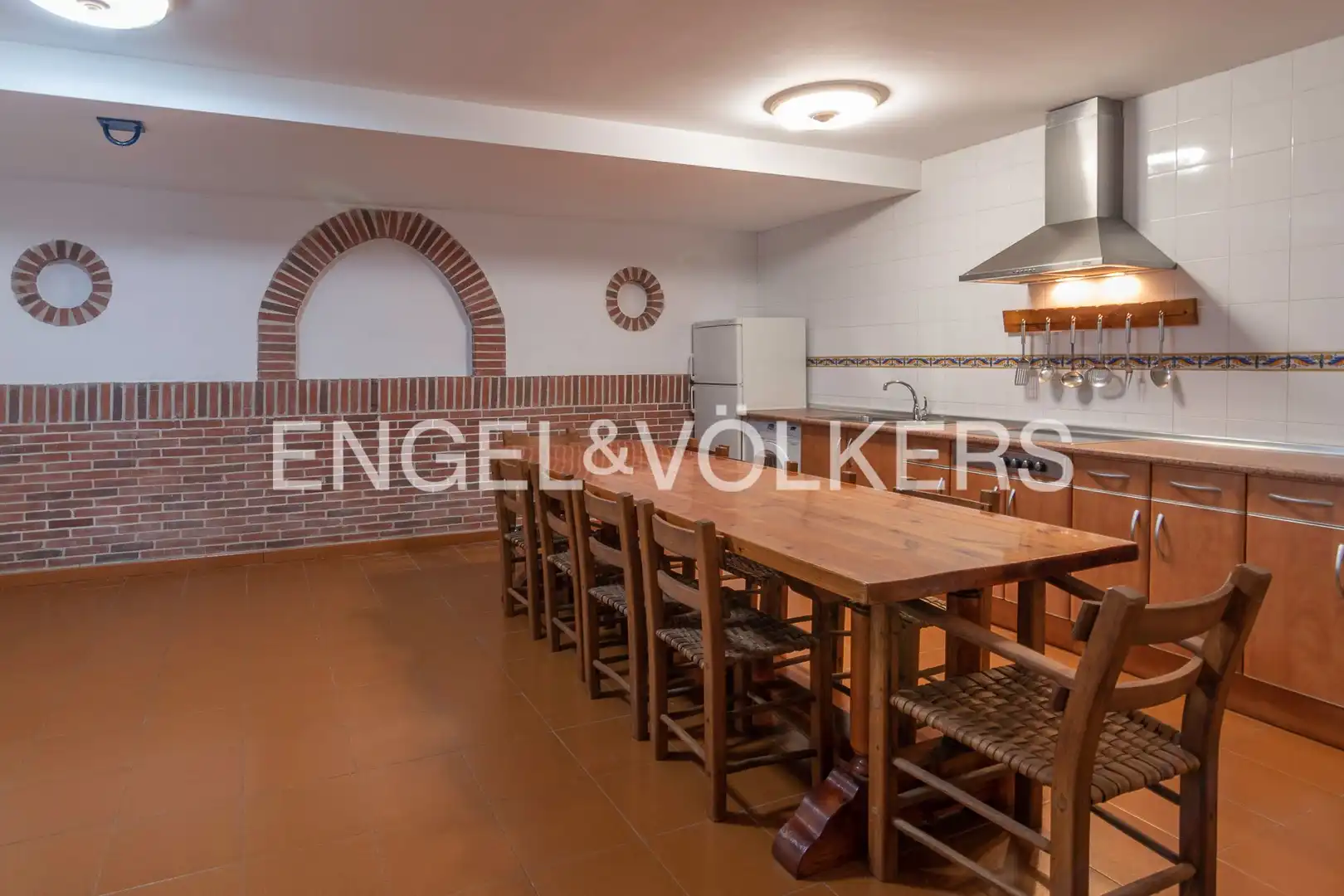 Esszimmer von Einfamilien-Reihenhaus zum Verkauf in Gamiz-Fika mit Heizung, Privatgarten und Terrasse