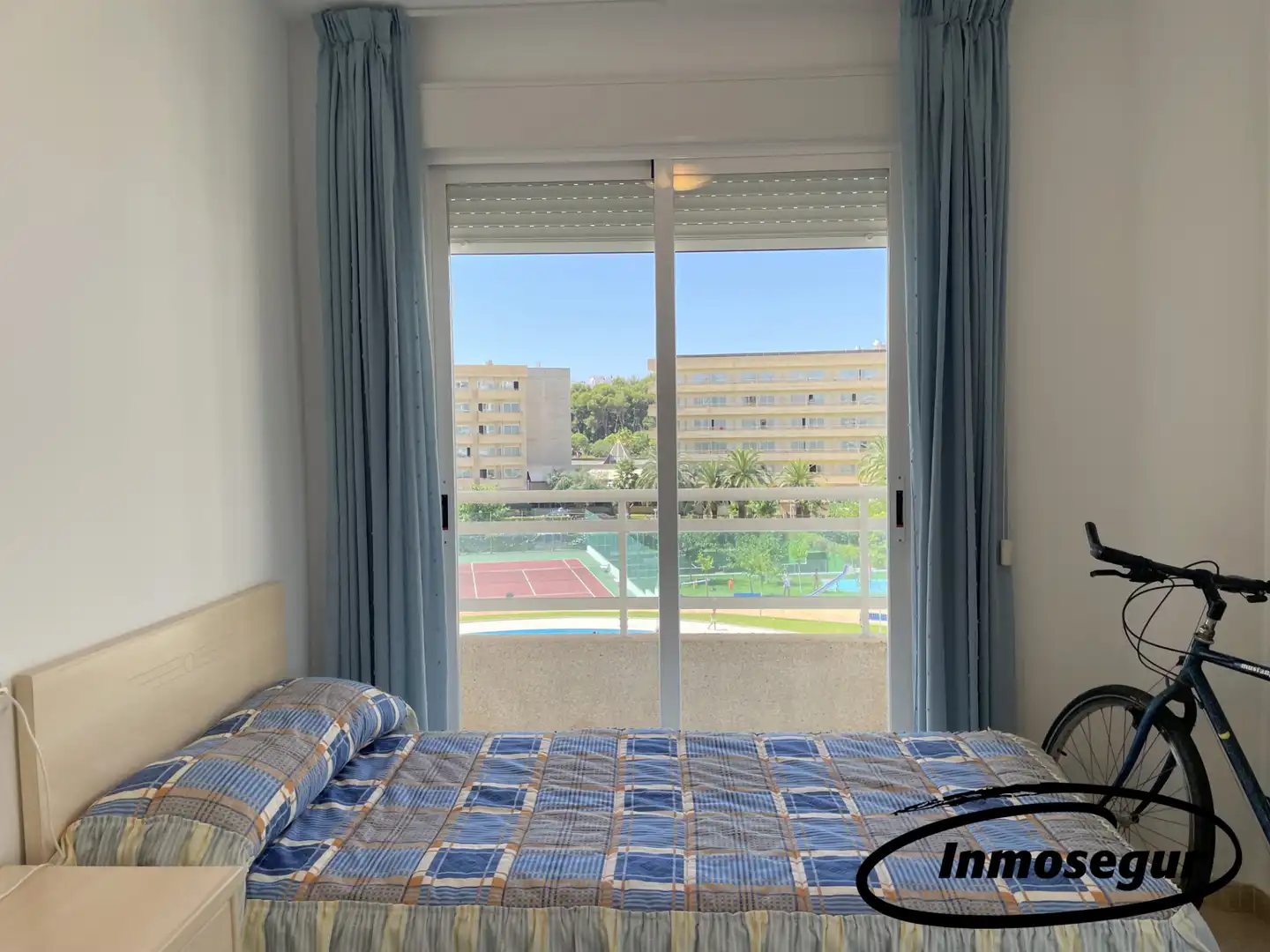 Habitación de Piso en venta en Salou con Calefacción, Terraza y Amueblado