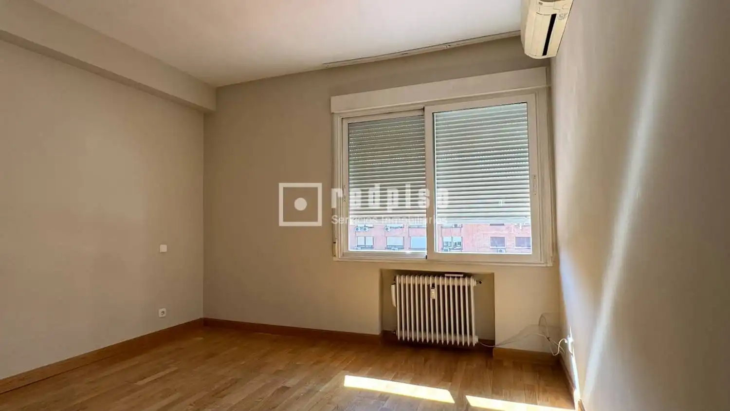 Schlafzimmer von Wohnung zur Miete in Madrid mit Klimaanlage, Heizung und Parkett