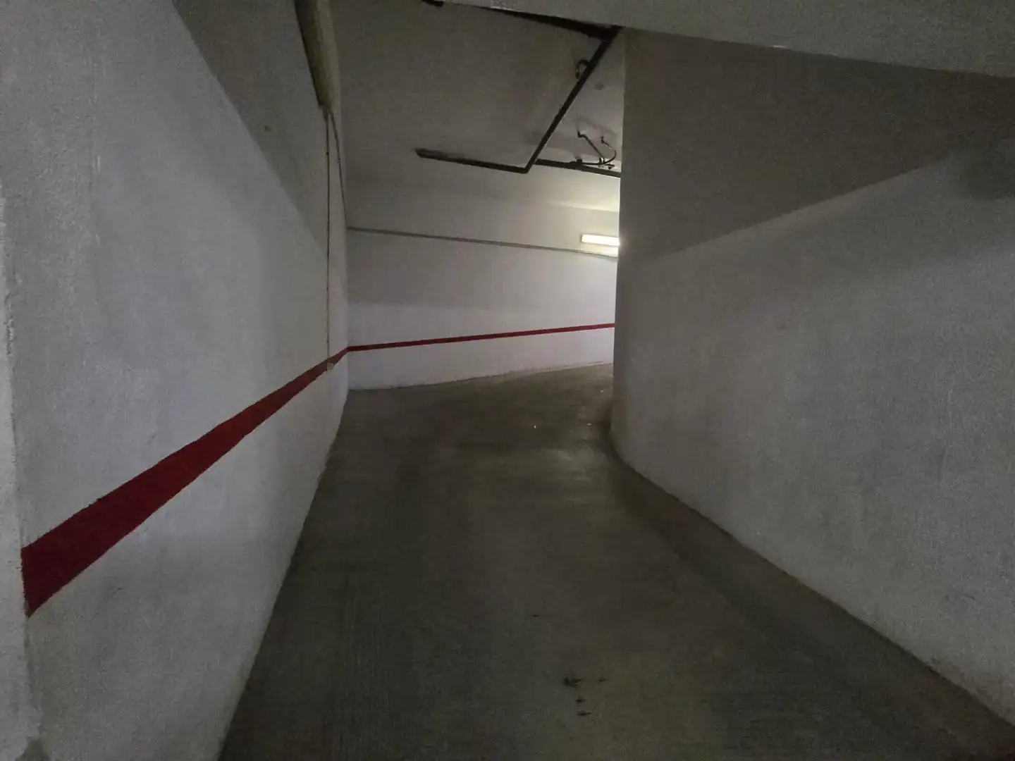 Aparcament de Pis en venda en Motril amb Aire condicionat, Terrassa i Moblat