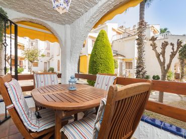 Bungalow mit Balkon zur Miete in Avenida santiago bernabeu
