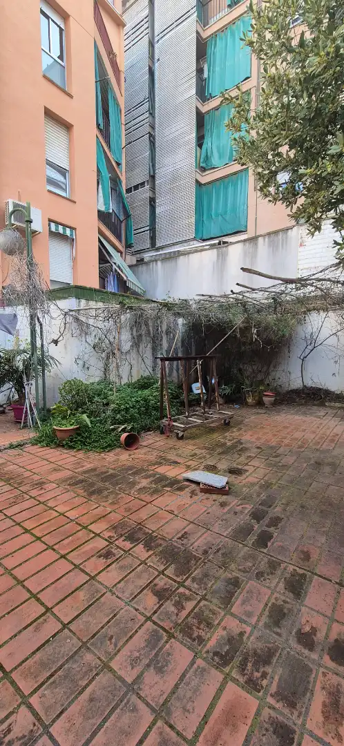 Terrace of Commercial properties for sale in Santa Coloma de Gramenet  with Terrace