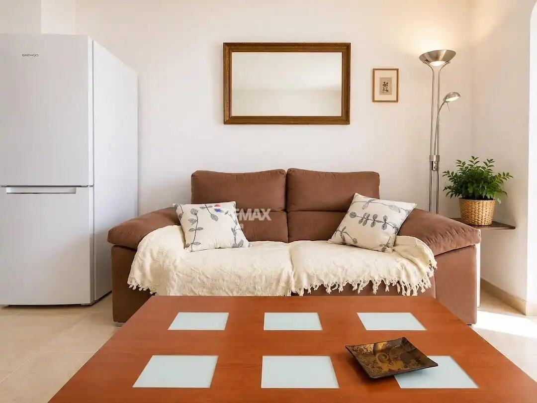 Sala de estar de Piso en venta en Empuriabrava con Terraza y Balcón