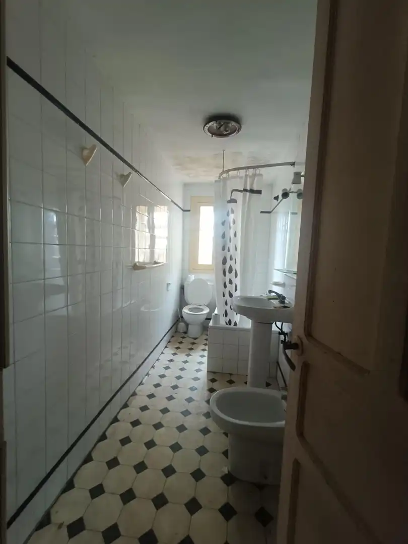 Bany de Casa adosada en venda en Santa Cruz de Bezana amb Calefacció, Jardí privat i Traster
