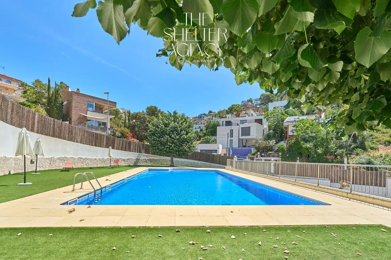 Piscina de Casa adosada en venda en Sitges amb Calefacció, Jardí privat i Piscina comunitària