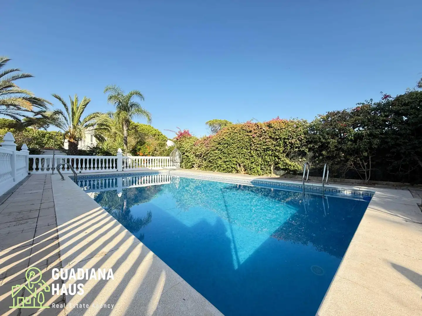 Swimming pool of Houses for sale in Isla Cristina  with Air Conditioner, Heating and Private garden