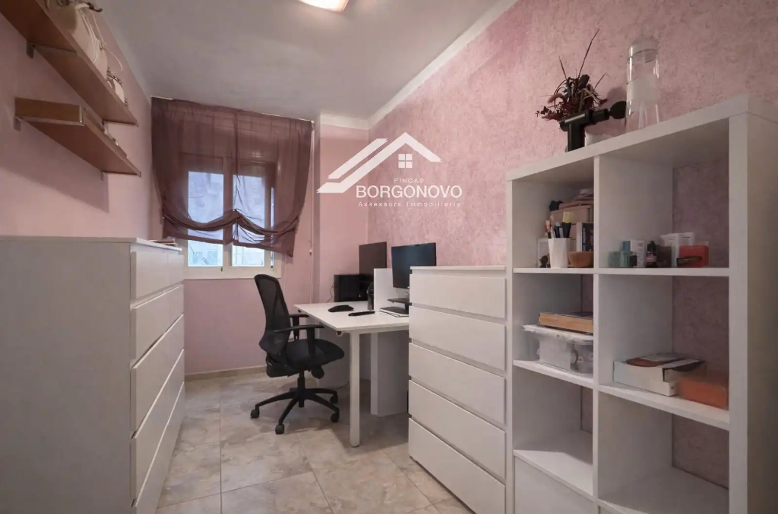 Wohnung zum Verkauf in Barcelona mit Klimaanlage, Heizung und Terrasse