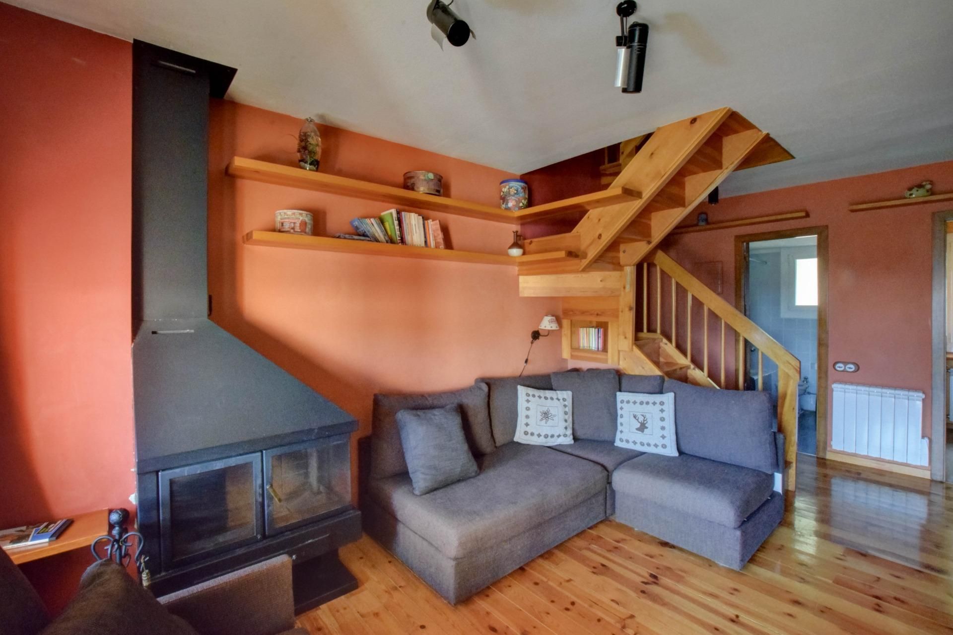 Living room of Apartment for sale in Alp  with Air Conditioner, Heating and Terrace