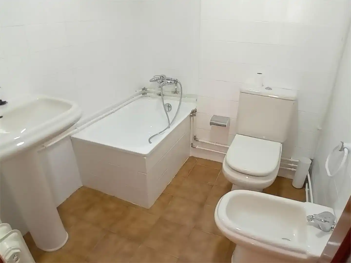 Badezimmer von Wohnung zur Miete in Couto