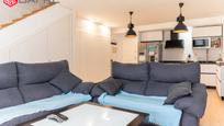 Sala d'estar de Dúplex en venda en San Sebastián de los Reyes amb Aire condicionat, Calefacció i Jardí privat
