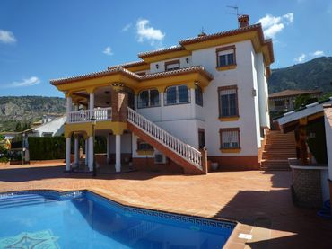 Villa con balcone in vendita a Avenida Avenida Reino Unido