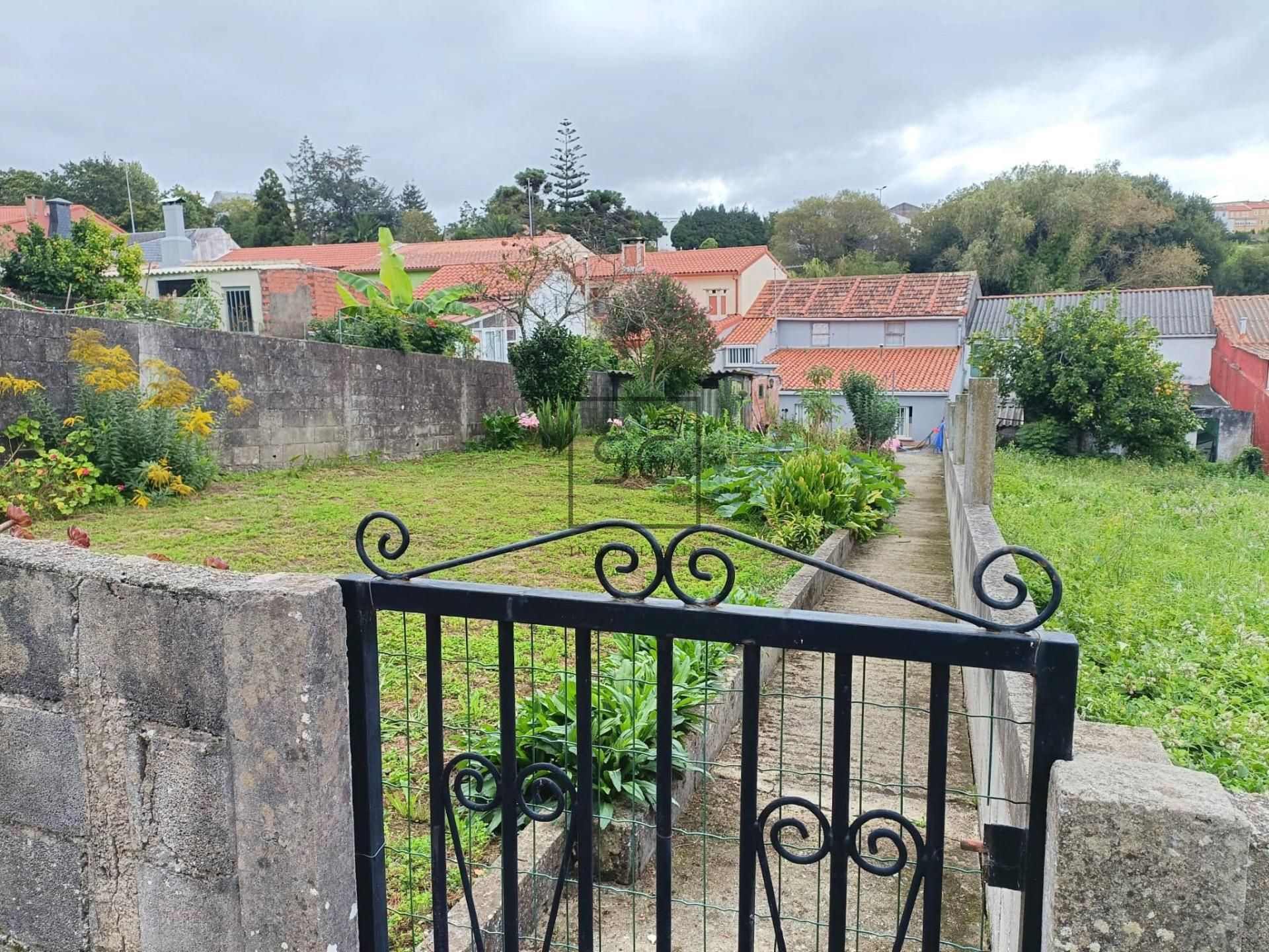 Casa adosada en venda a A Malata - Catabois - Ciudad Jardín