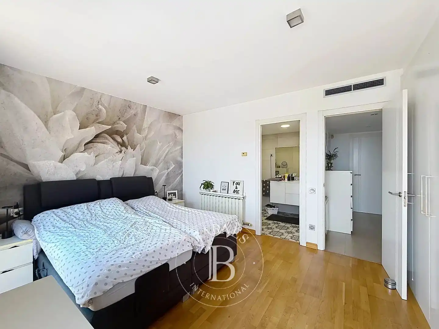 Habitación de Casa adosada en venta en Mataró con Aire acondicionado, Calefacción y Jardín privado