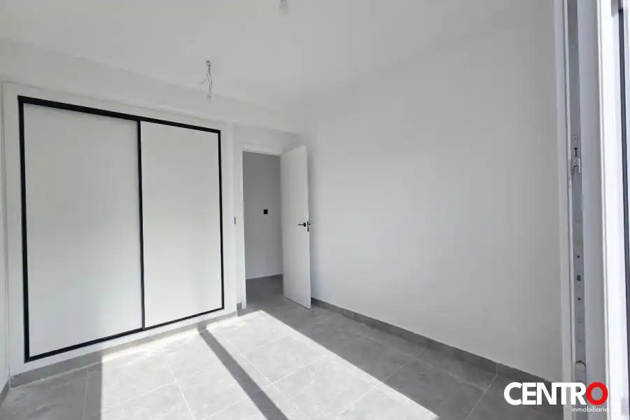 Dormitori de Àtic en venda en La Zubia amb Aire condicionat, Calefacció i Jardí privat