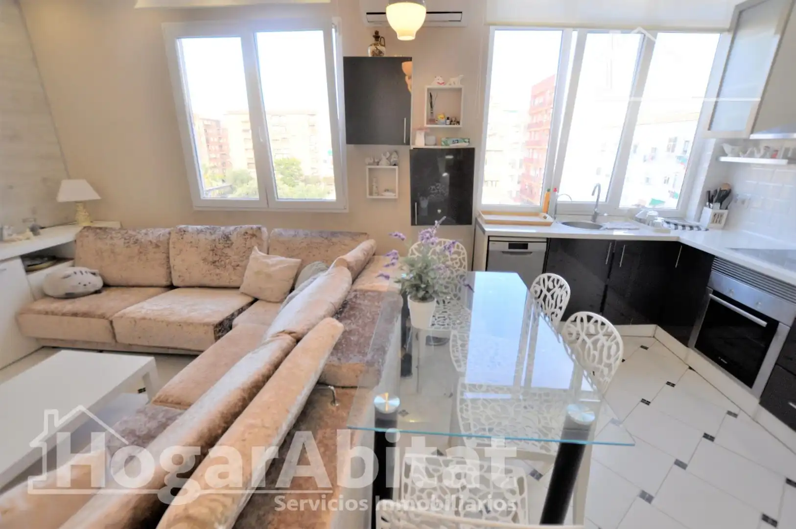 Sala de estar de Piso en venta en Valencia con Aire acondicionado, Calefacción y Amueblado
