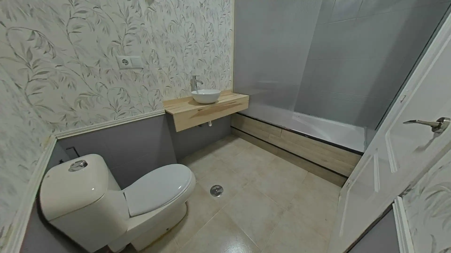 Baño de Piso en venta en Bigastro con Balcón