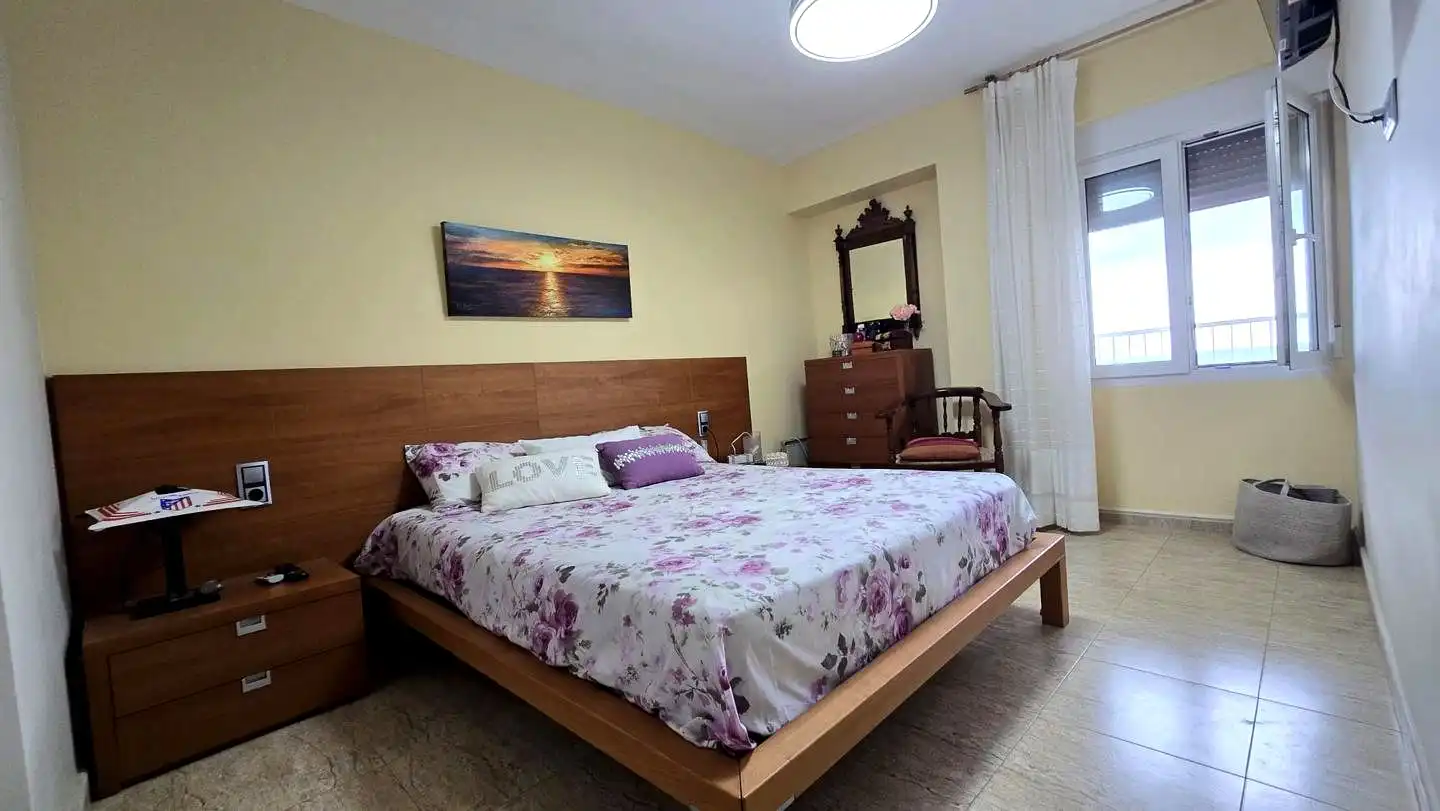 Schlafzimmer von Wohnungen zur Miete in Gandia mit Terrasse und Möbliert