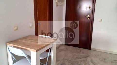 Foto 4 de Estudio de alquiler en Parque Alcosa, Sevilla Capital