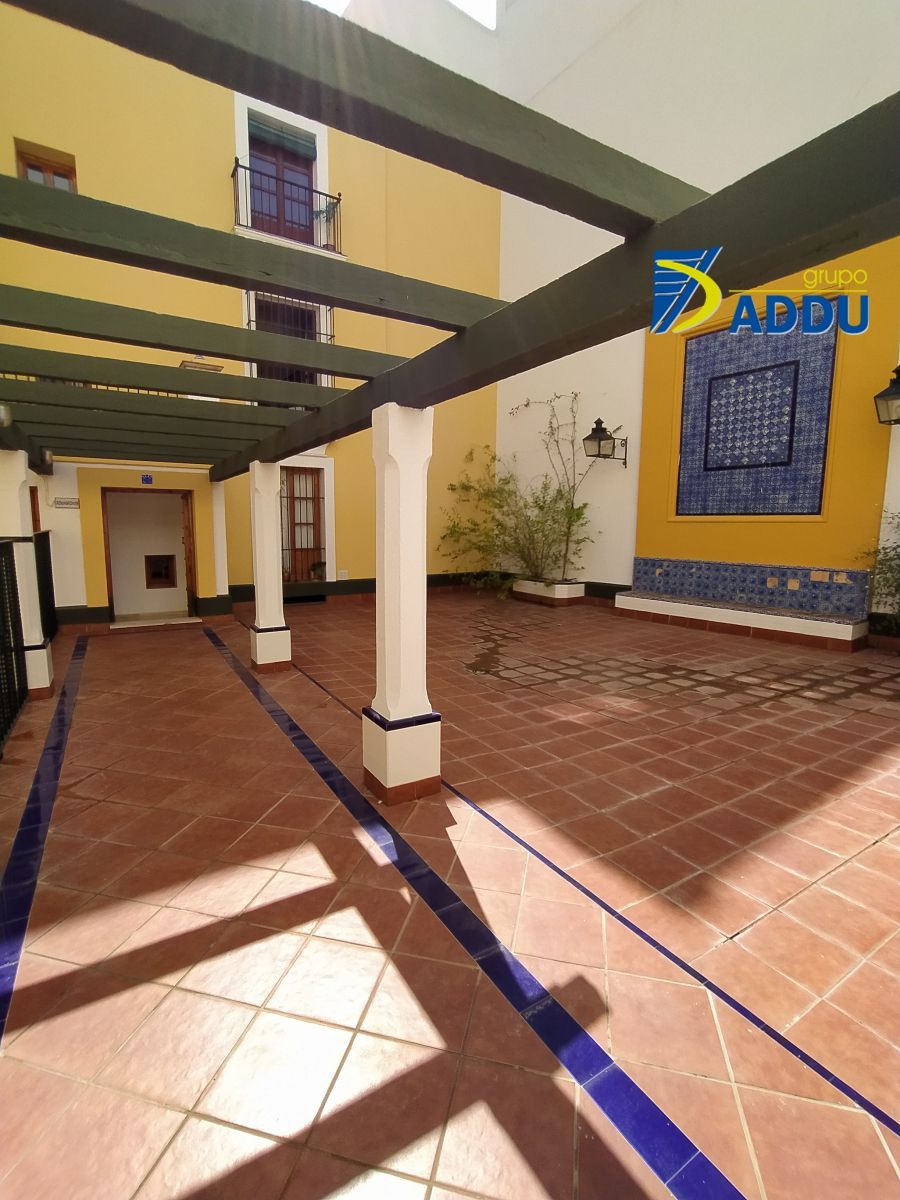 Piso de alquiler en  Sevilla Capital con Aire acondicionado y Trastero