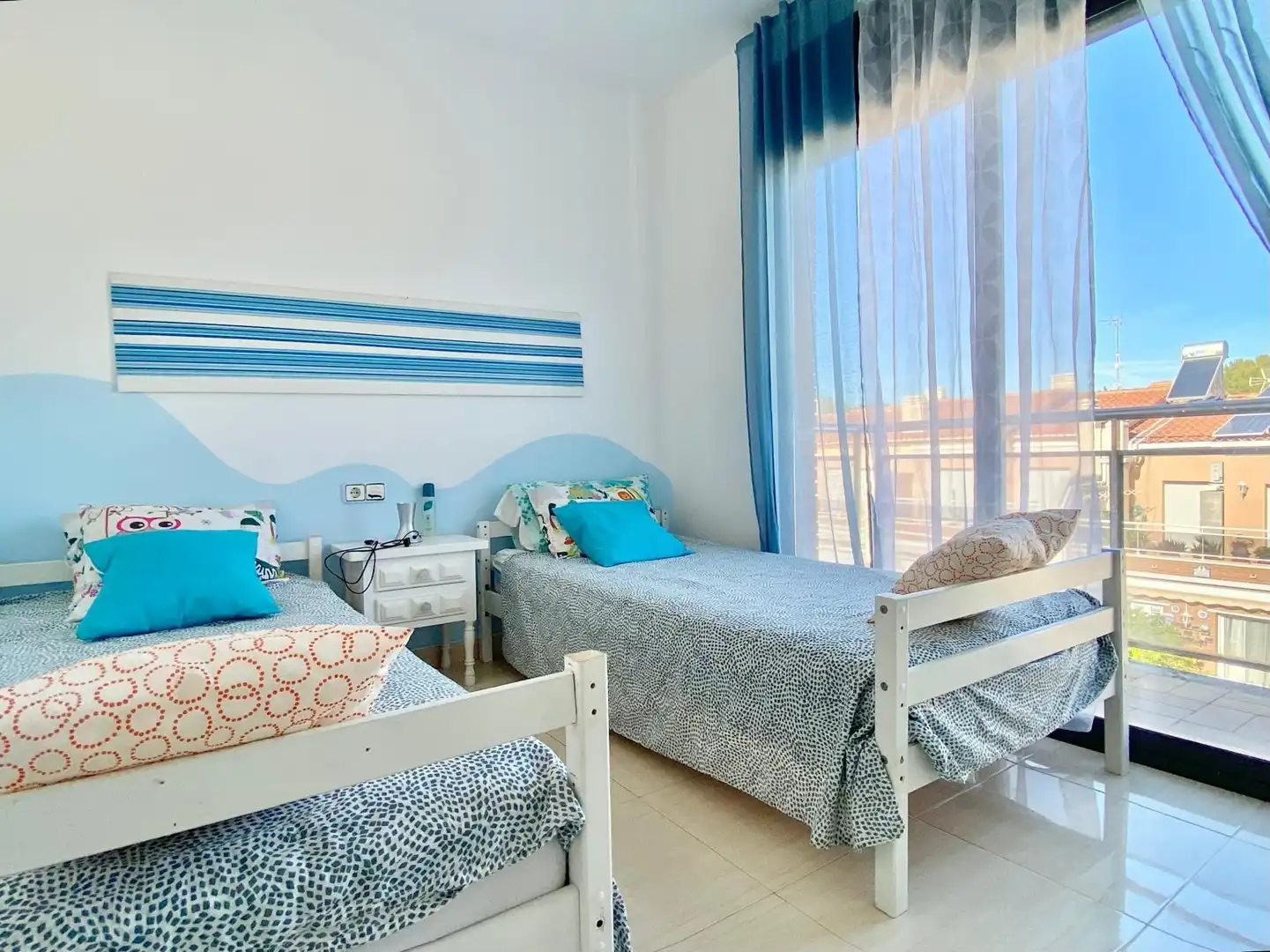 Schlafzimmer von Einfamilien-Reihenhaus zum Verkauf in El Vendrell mit Klimaanlage, Heizung und Terrasse