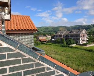 Vista exterior de Dúplex en venda en Solórzano amb Balcó