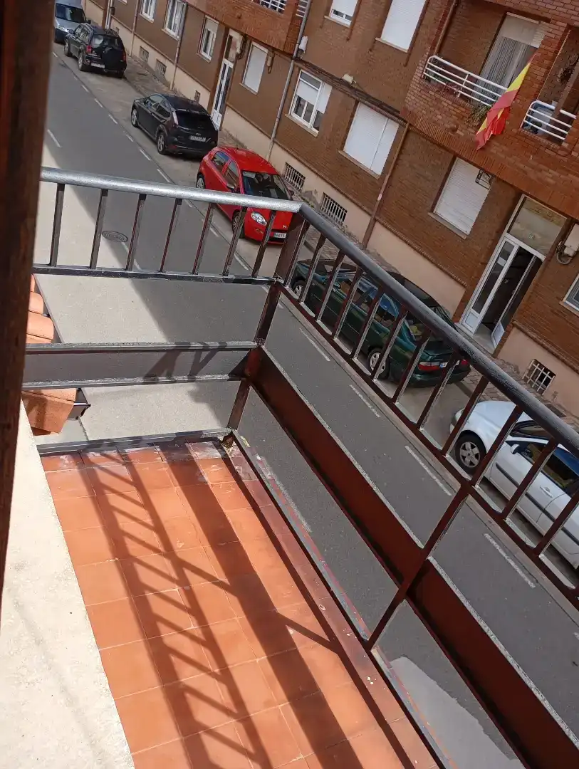 Terrasse von Wohnung zur Miete in Benavides mit Waschmaschine, Mikrowelle und Fernseher