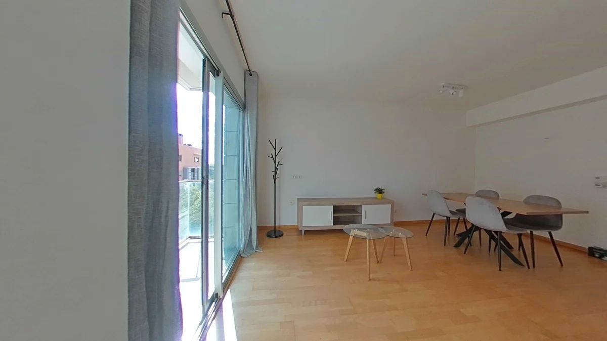 Living room of Flat for sale in Sant Cugat del Vallès  with Air Conditioner, Heating and Parquet flooring