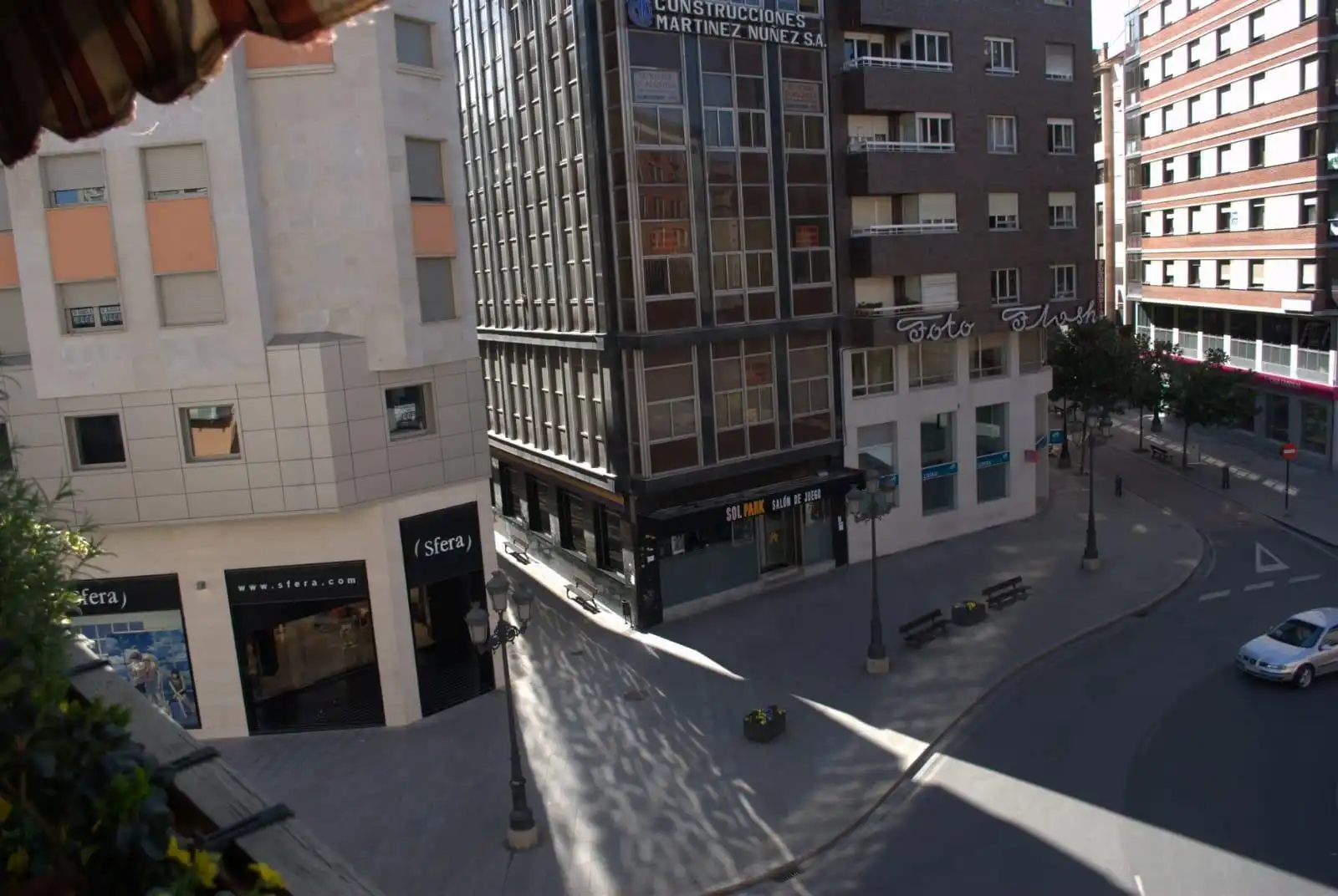 Außenansicht von Wohnung zum Verkauf in Ponferrada mit Heizung, Terrasse und Abstellraum