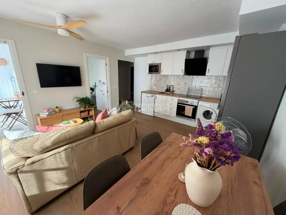 Wohnzimmer von Wohnung zum Verkauf in Manilva mit Parkett und Gemeinschaftspool