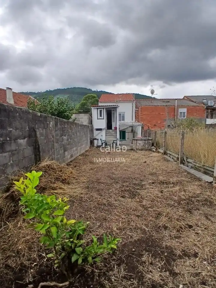 Casa adosada en venda en Narón amb Jardí privat, Traster i Moblat