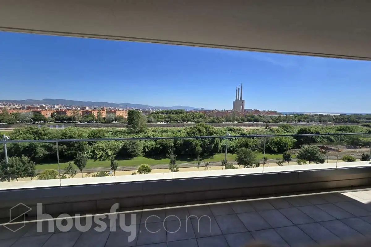 Außenansicht von Wohnung zur Miete in Sant Adrià de Besòs mit Klimaanlage und Balkon