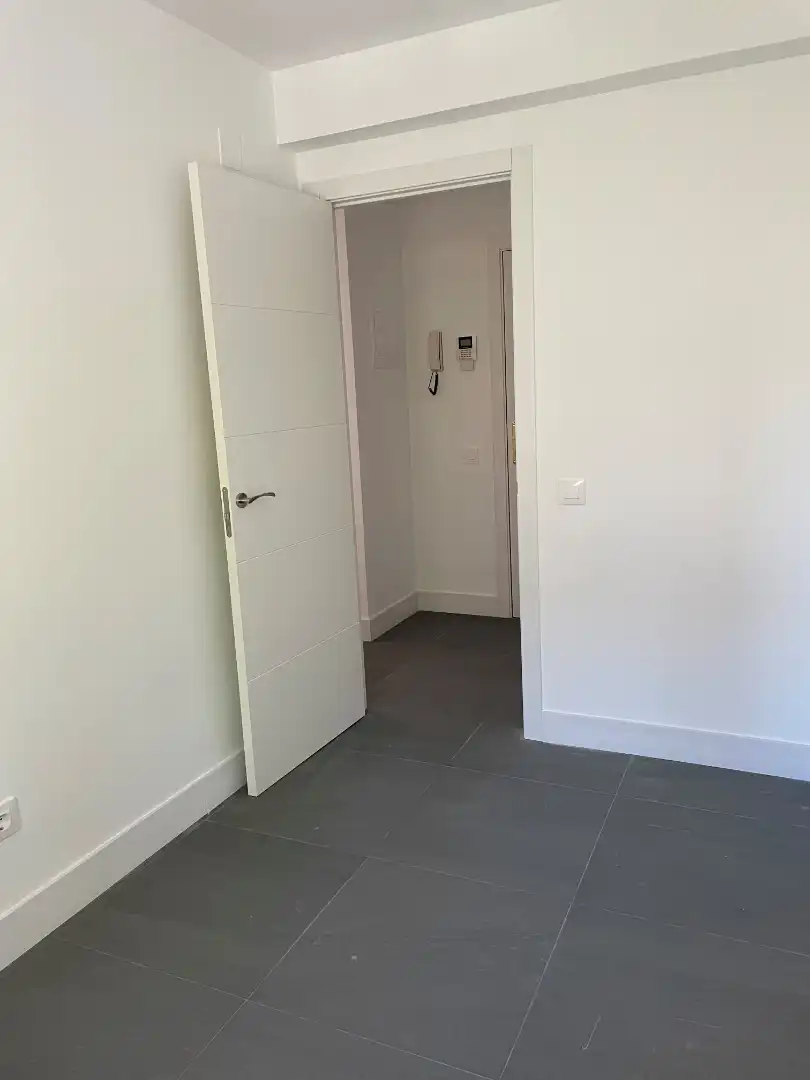 Piso en venta en Madrid con Calefacción, Terraza y Horno