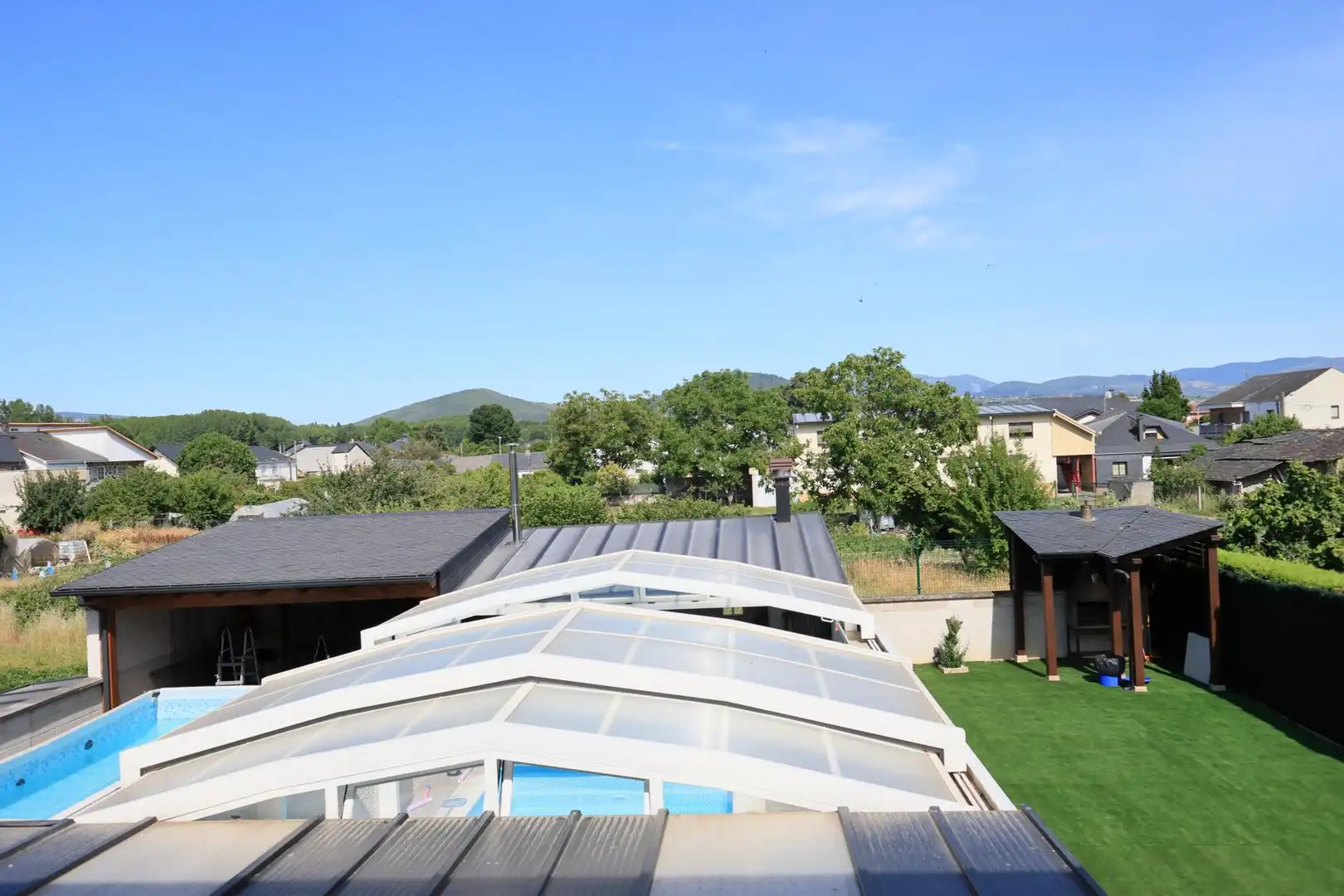 Terrace of Detached homes for sale in Cuatro Vientos