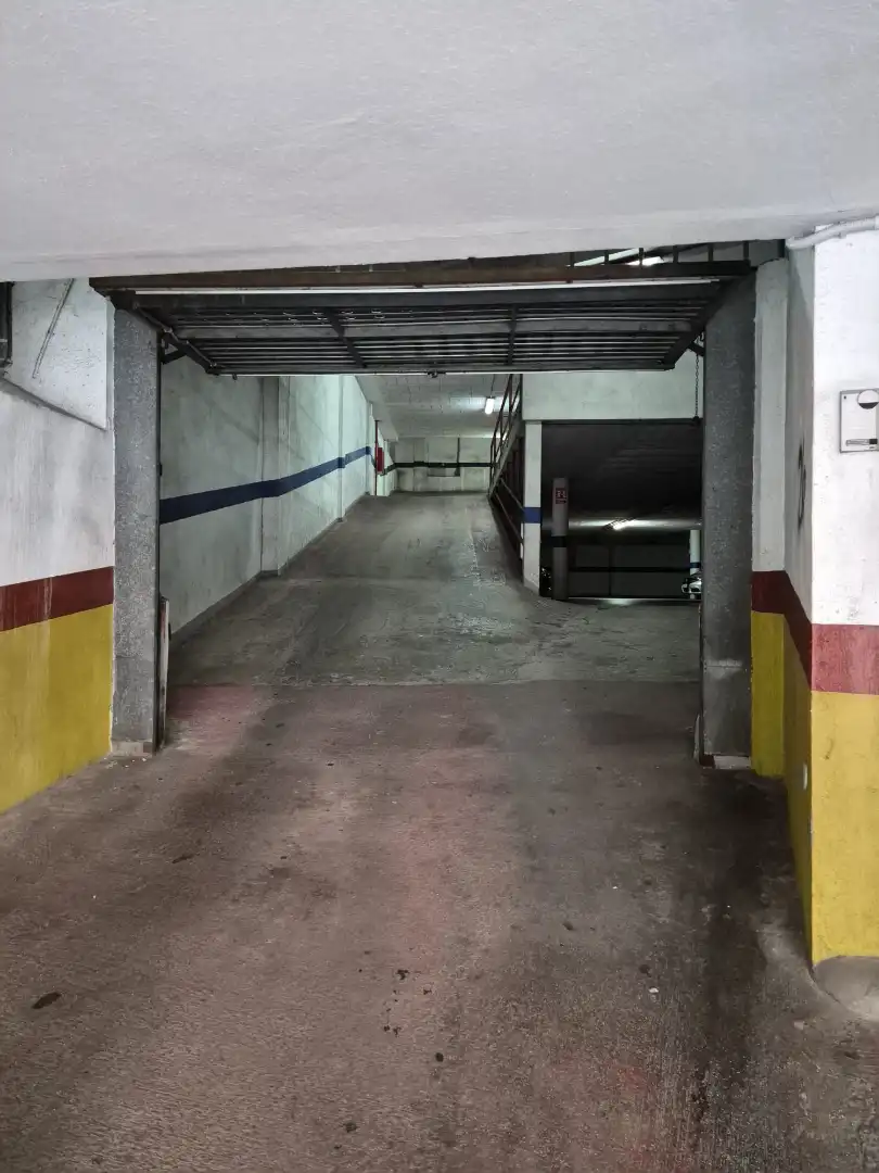 Parkplatz von Garage zur Miete in Nou Eixample Sud