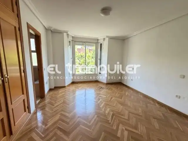 Vista exterior de Dúplex de lloguer en San Sebastián de los Reyes amb Parquet