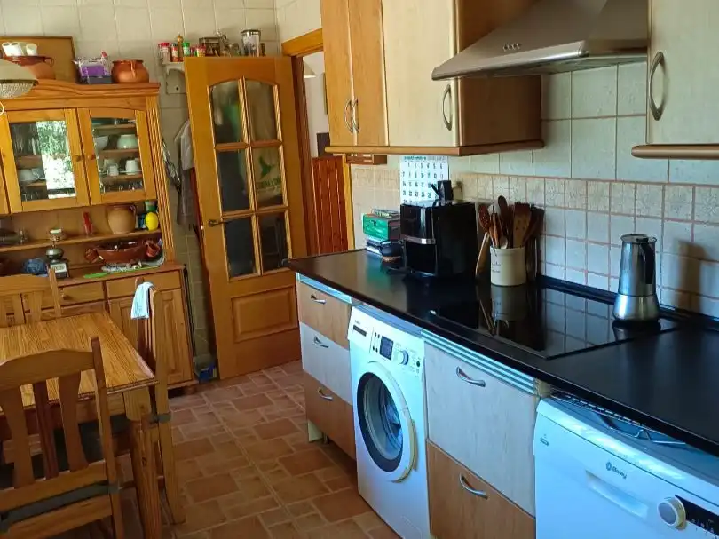 Cuina de Finca rústica en venda en Talayuela amb Aire condicionat, Terrassa i Piscina
