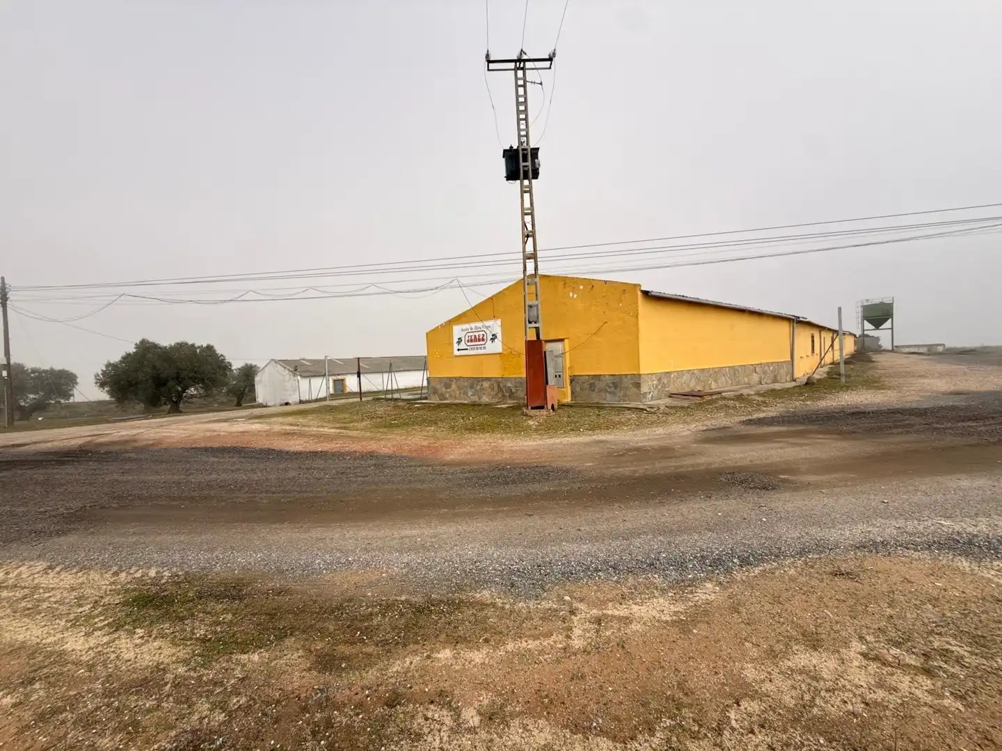 Vista exterior de Nave industrial en venta en Olías del Rey