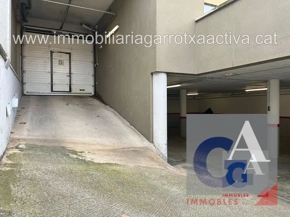 Parking for sale in Olot, imagen 5