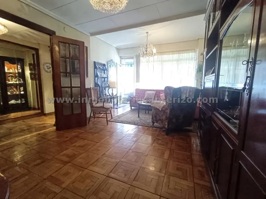 Sala d'estar de Pis en venda en  Logroño amb Calefacció, Parquet i Terrassa