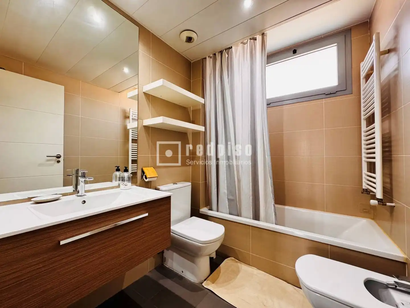 Bathroom of Attic for rent in Getafe  with Air Conditioner, Heating and Private garden