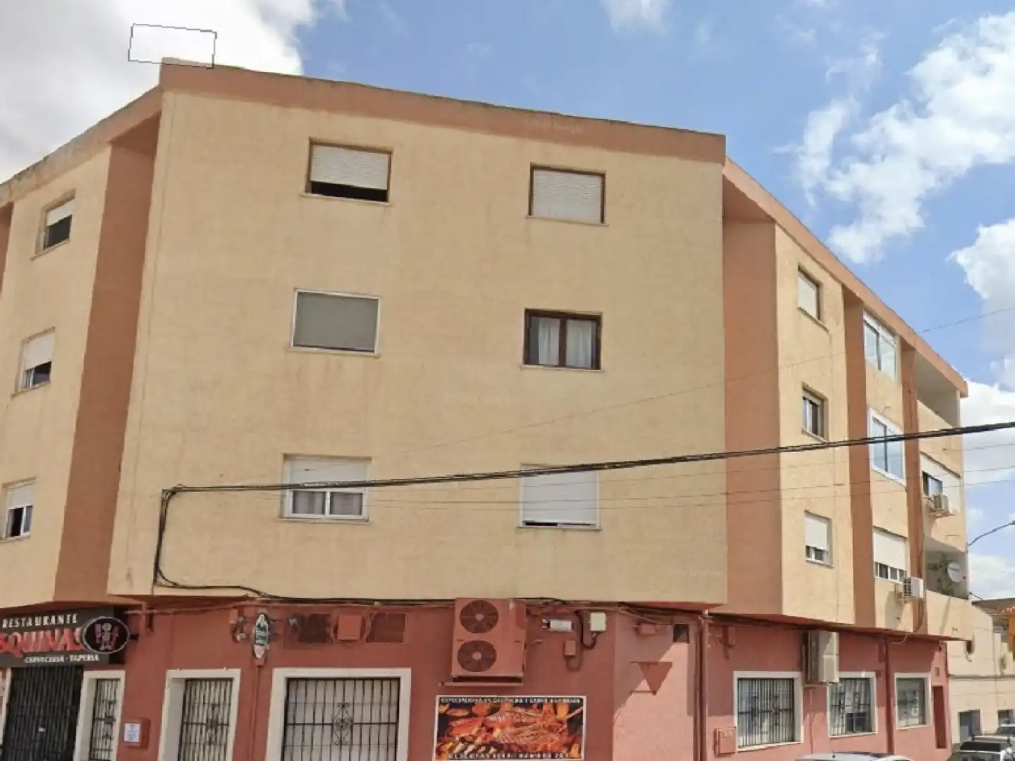 Vista exterior de Pis en venda en Sax