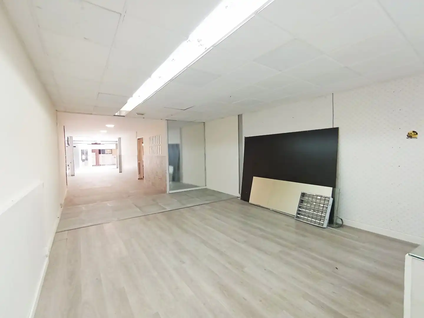 Local comercial de lloguer a Lluis Puigjaner 8, imagen 3